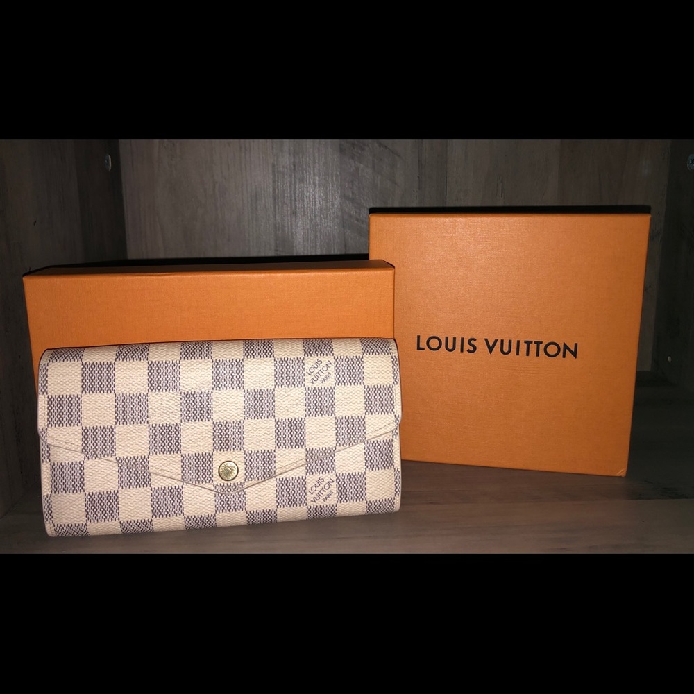 🔥 PRICE DROP 🔥 LV portefeuille Sarah azur wallet